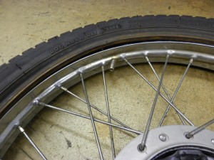 片側ビード外したところ