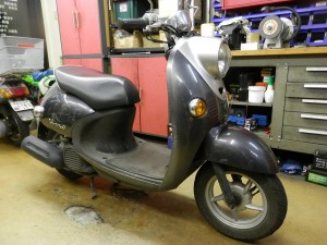 4ストビーノフロントフェンダー修理前