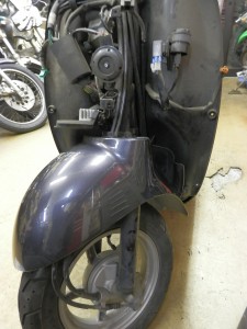 4スト ビーノ 新品フロントフェンダー後ろ