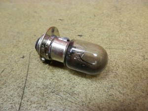 トゥデイ ハイビーム切れのヘッドライトバルブ