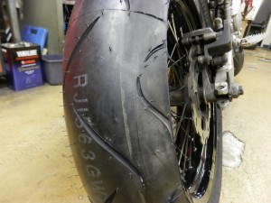 Dトラッカー チューブレスRタイヤ交換5