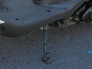 アドレスV125G パールホワイト サイドスタンド