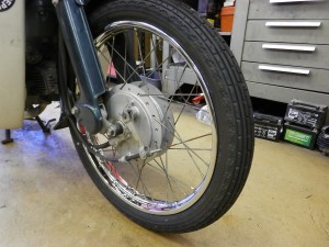 スーパーカブ90 Fタイヤ交換