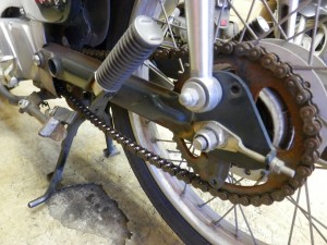 スーパーカブ90 チェーン調整