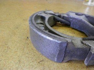 ドラムブレーキ鳴き止め