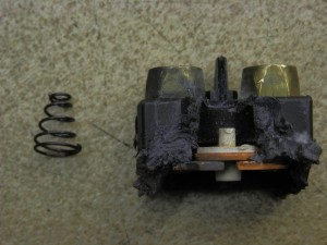 スタータースイッチでエンジンがかからないV125 (17)