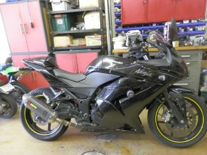 NINJA250R クラッチケーブル切れ (1)
