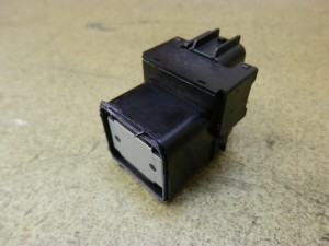 スタータースイッチでエンジンがかからないV125 (6)