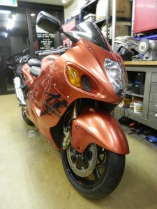 ハヤブサ タイヤ交換 (2)