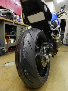 GSR750_tire_change