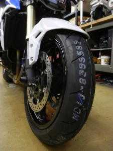 gsr750_tire_change-9